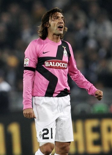 罕见！战胜BLG后TS笑得脸都模糊了，热度爆炸两小时播放破百万