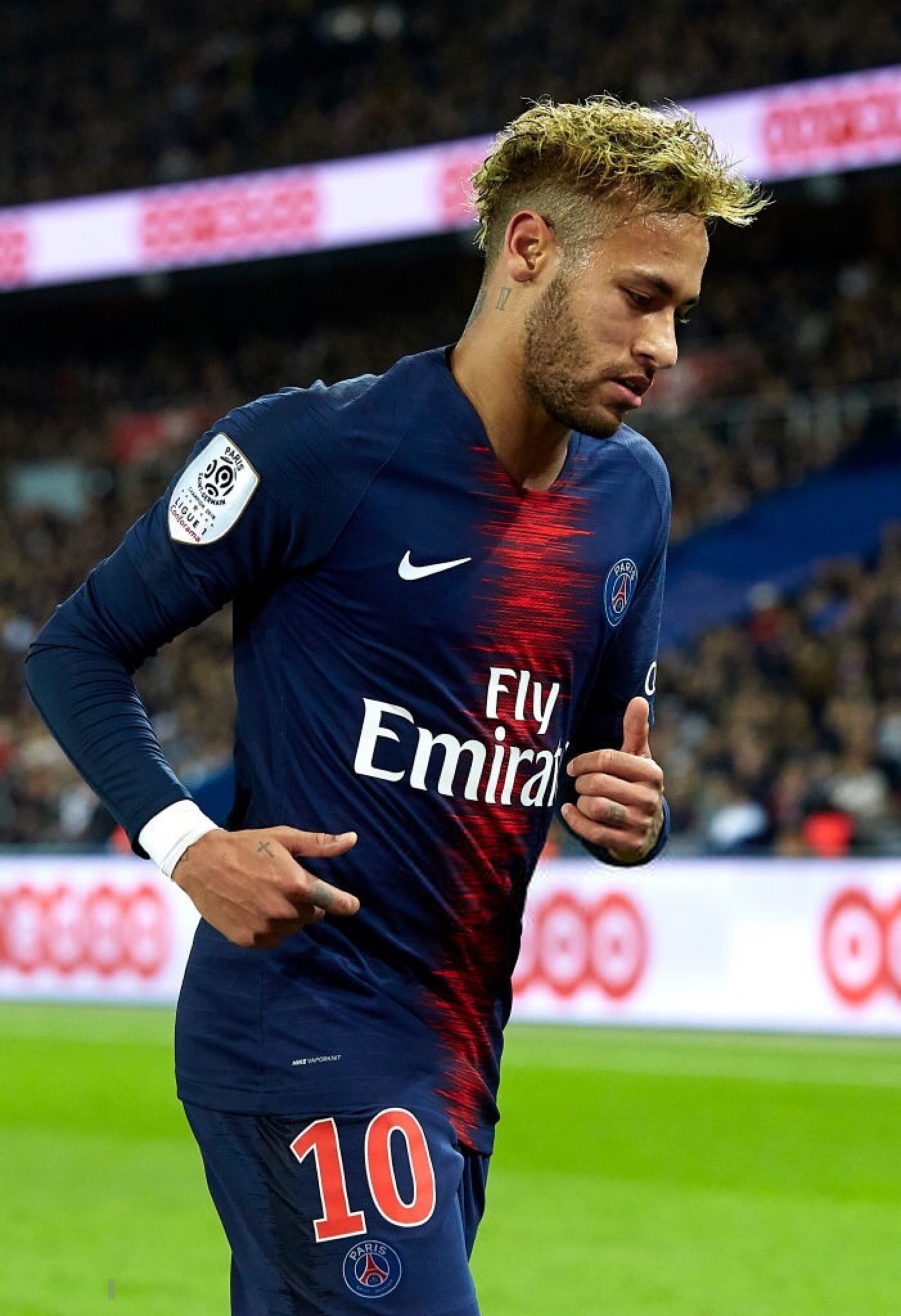 约翰逊三双 老鹰轻取尼克斯