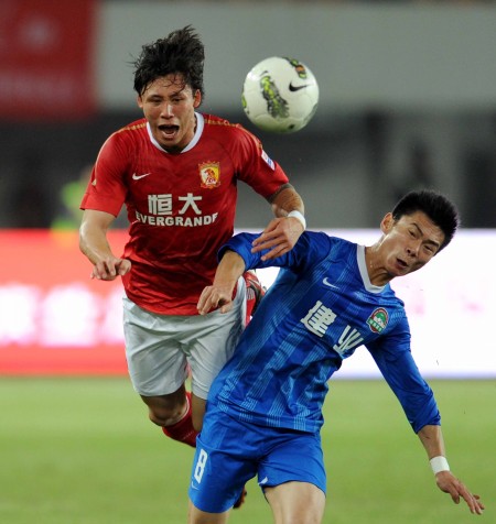 独行侠安东尼-戴维斯拒绝手术：伤病隐忧与未来悬念