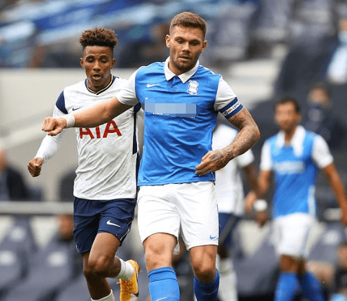 [德甲]门将扑救脱手 奥尔班门前补射破门